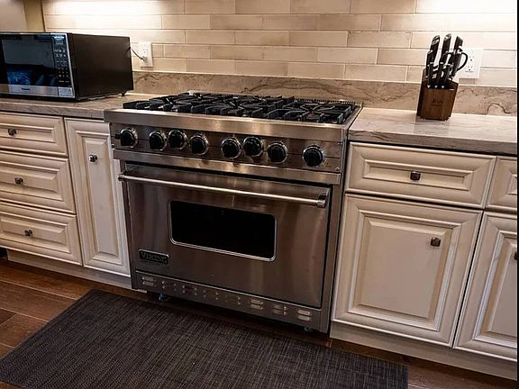 4th image of 1237 Taylor St #3