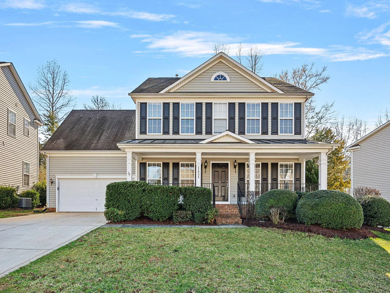 4 bed, 2.5 bath, 2989 sqft, $2,750 — Photo 1