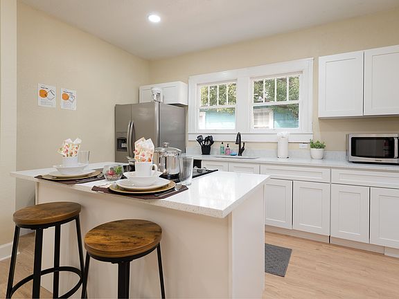 3rd image of 105 W 36th St #14249952