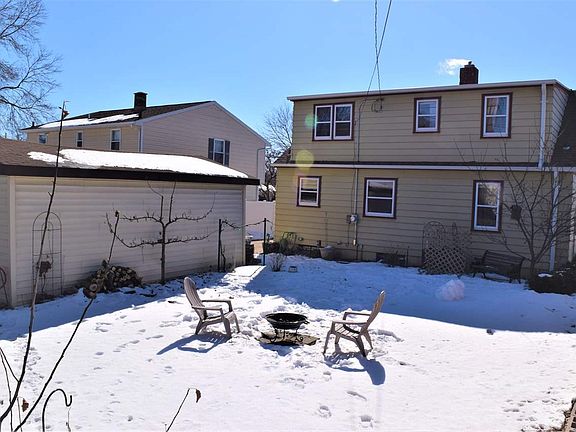 3rd image of 1324 Desnoyers St