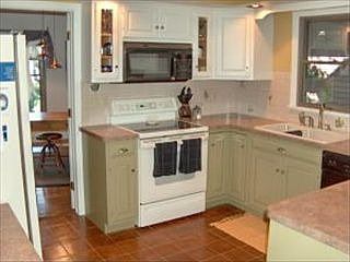 3rd image of 1926 Mountview Ave