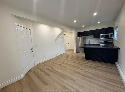 191 Marentette Ave Photo 1