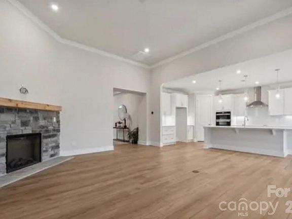 3rd image of 1105 Coppergate Dr