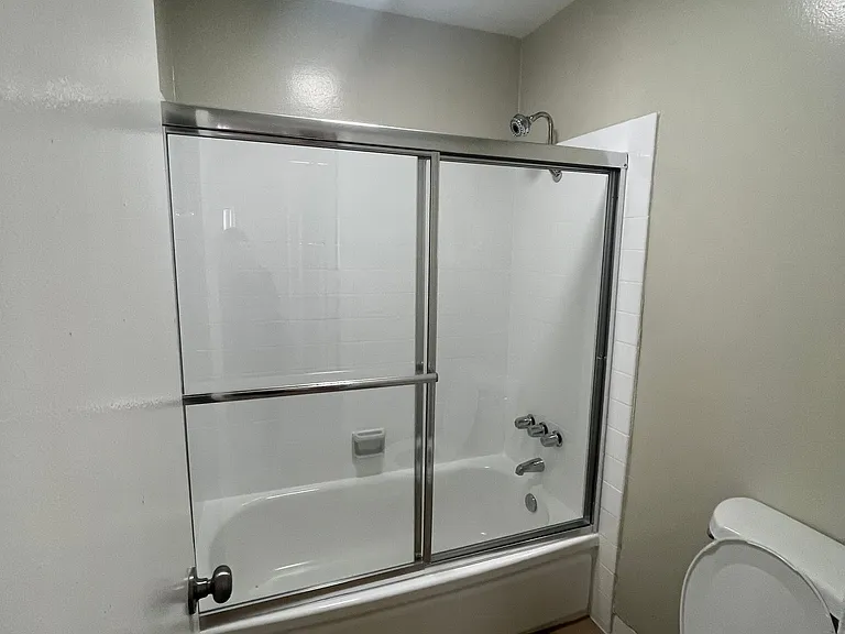 VILLA SANTA FE APARTMENTS — Photo 12