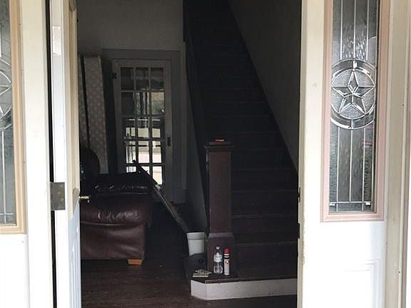 3rd image of 311 E Franklin St