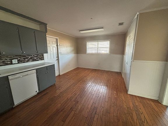 2nd image of 1404 S Denver Ave
