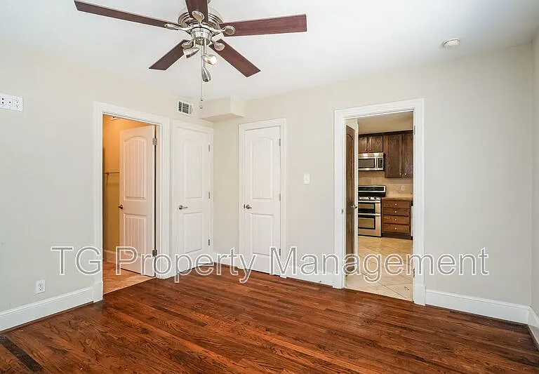 4536 Capitol Ave — Photo 8
