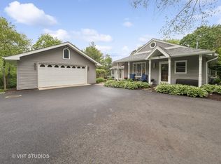 25994 W Indian Trail Rd, Barrington, IL 60010