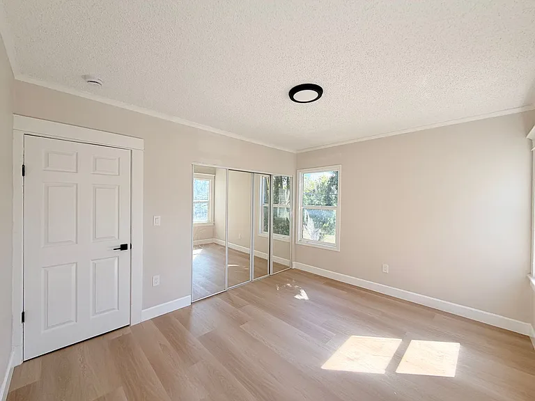 4705 Willowbrook Ave — Photo 41