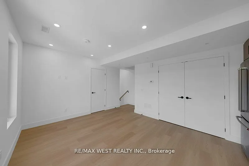 Thumbnail 16