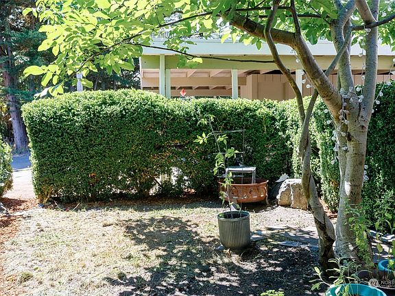 4th image of 1113 4th Avenue W #2