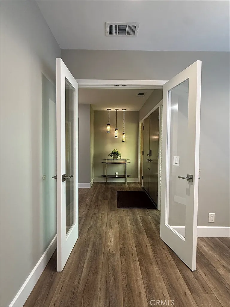 3 bed, 2305 sqft, $6,000 — Photo 4