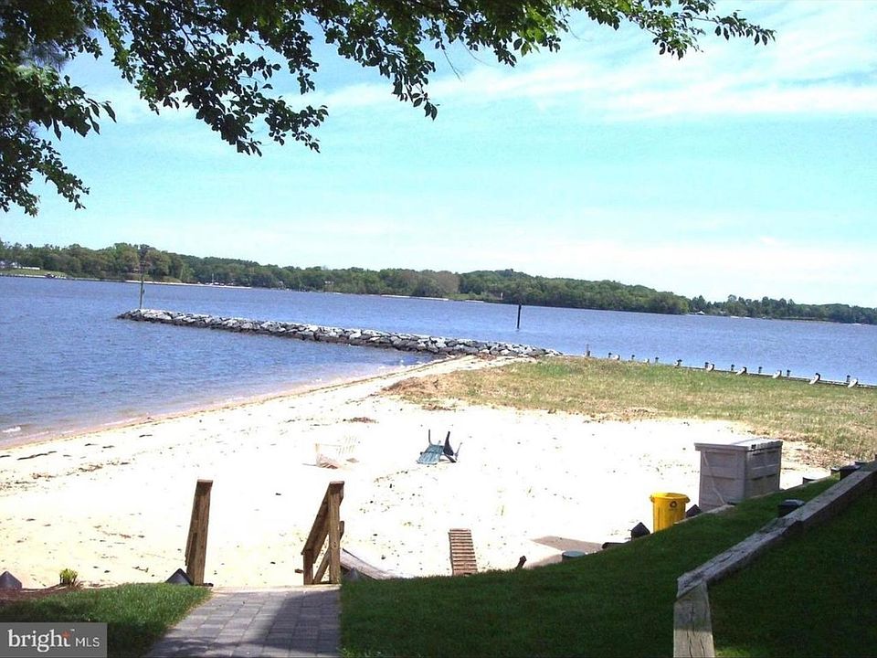 1st image of 560 Moorings Cir