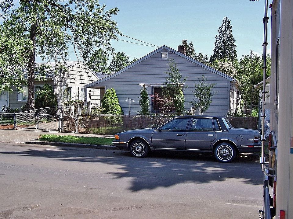 2nd image of 3826-3836 SE 60th Ave