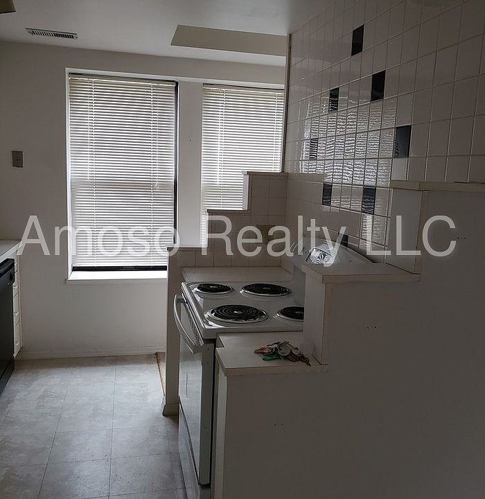 1st image of 5297 Washington Pl