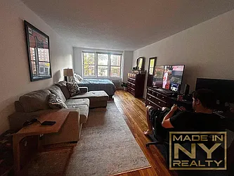 320 West 30th Street, #7B