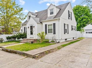 16 Varnum Ave, Pawtucket, RI 02860