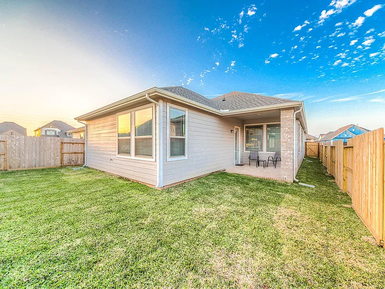 8710 Crossing Oak Ln — Photo 5