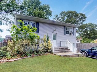 6 Potter St, Centereach, NY 11720