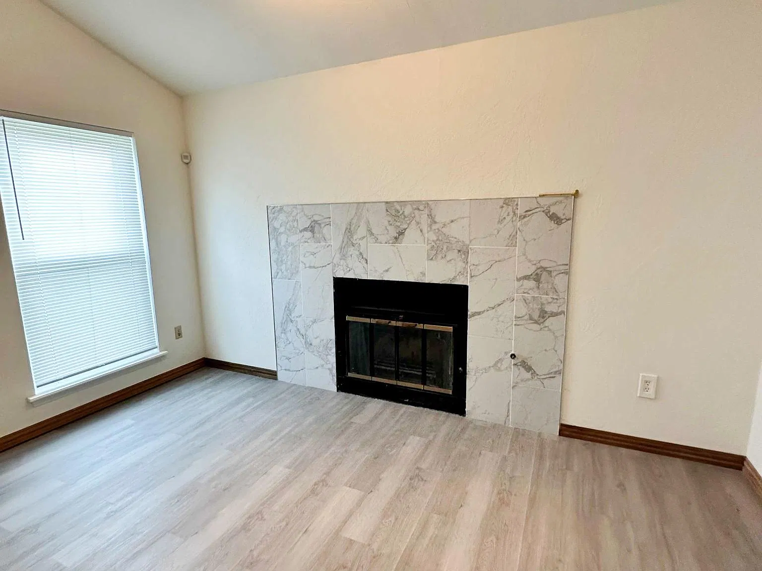 3 bed, 1400 sqft, $1,495 — Photo 3