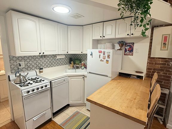 5th image of 73 W 68th St APT 4