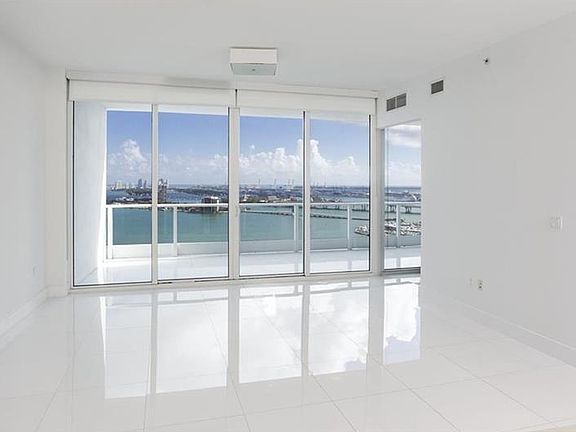 2nd image of 2020 N Bayshore Dr APT 1505