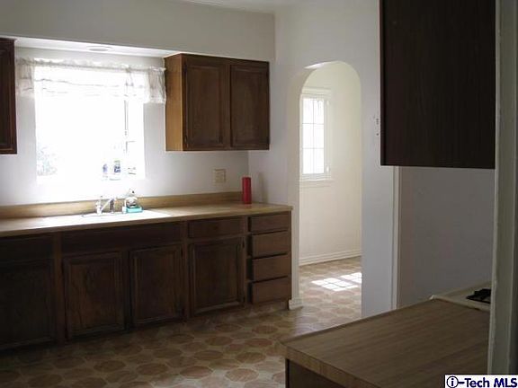 5th image of 635 W Dryden St