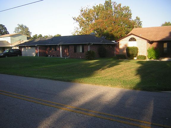 5th image of 27813 Lois Dr