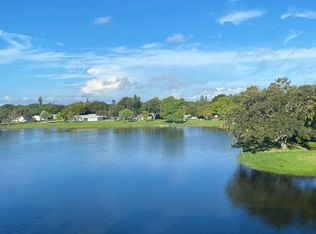 1200 37th St N APT 402, Saint Petersburg, FL 33713