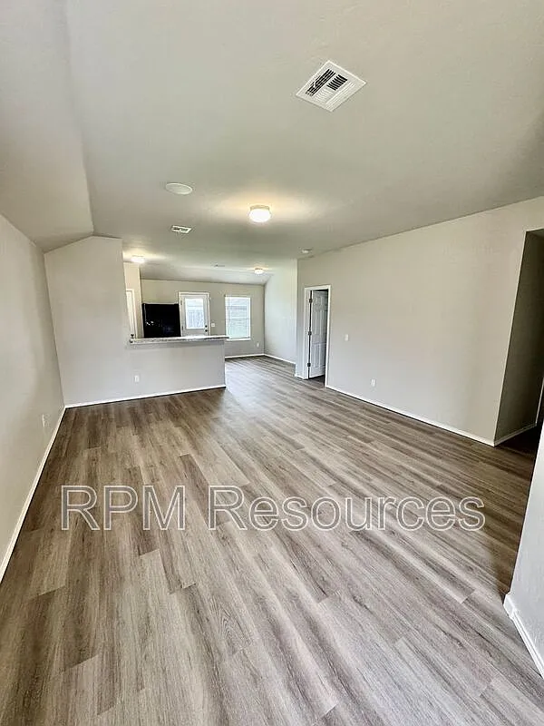 3 bed, 2.0 bath, 1473 sqft, $1,495 — Photo 3