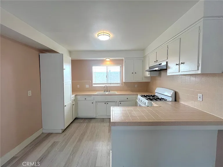 12706 Kornblum Ave #C — Photo 6