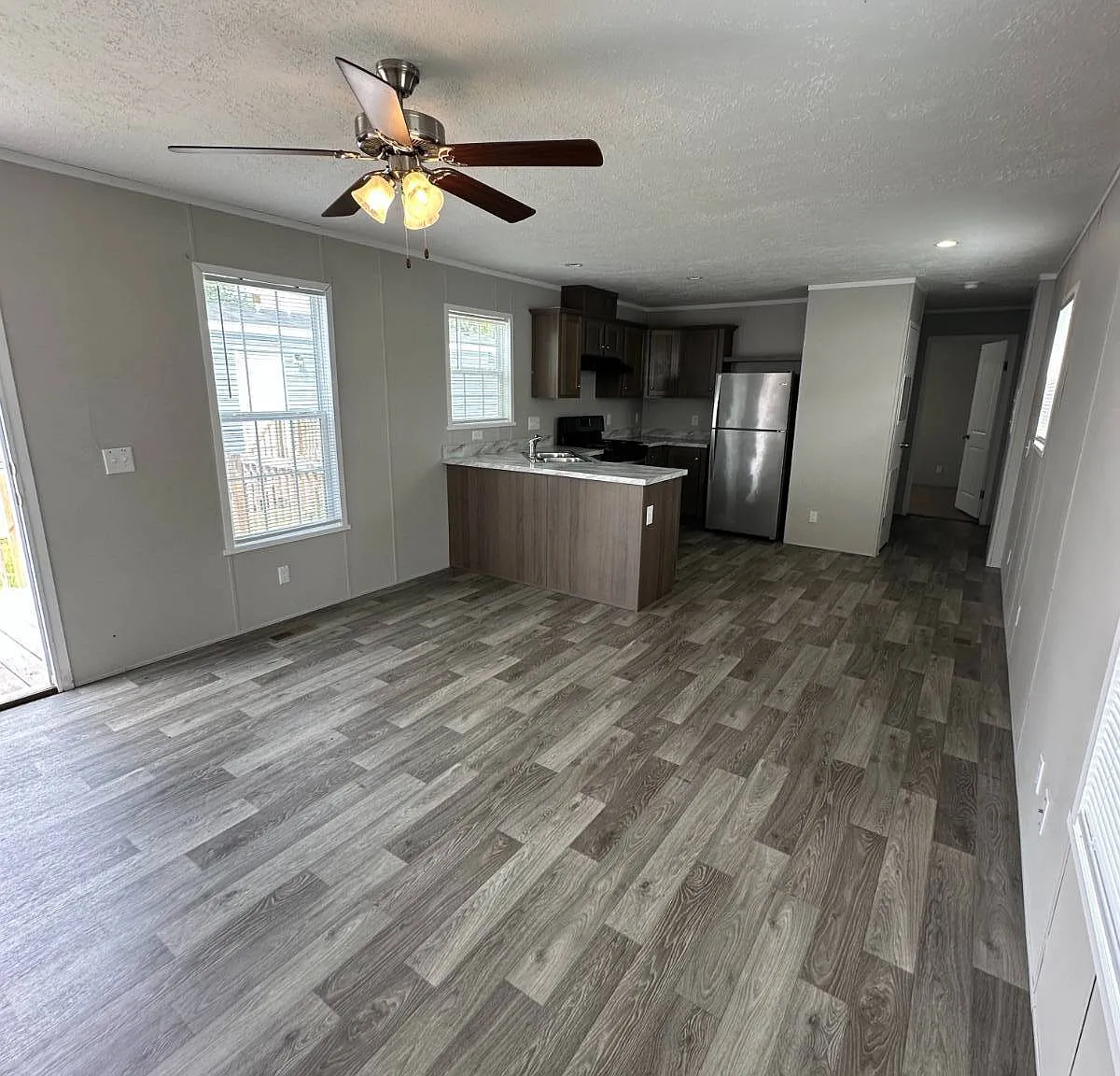 3 bed, 2.0 bath, $1,295 — Photo 3
