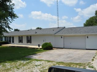 356 Mundell Ests, Heltonville, IN 47436