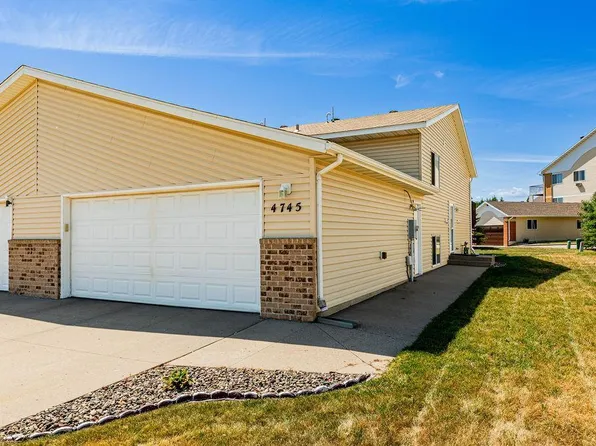 4745 Townsite Pl S, Fargo, ND 58104