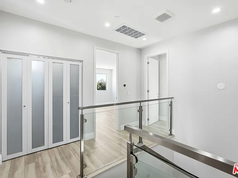 6717 Sunnyslope Ave — Photo 35