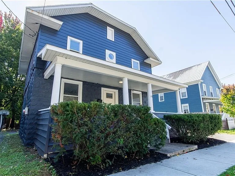 190 Flower Ave E — Photo 28