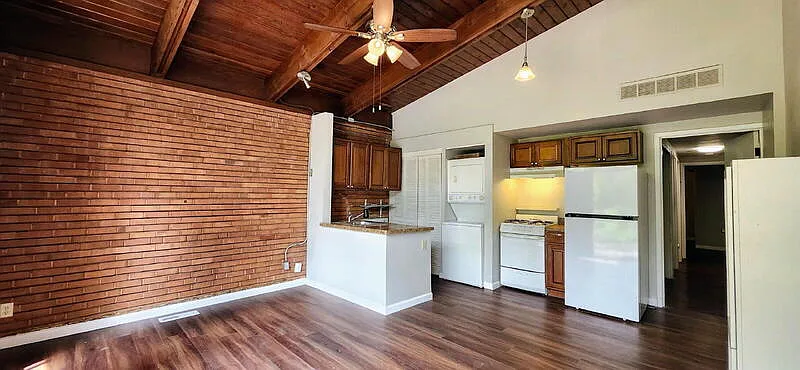 2 bed, 1.5 bath, 835 sqft, $1,195 — Photo 3