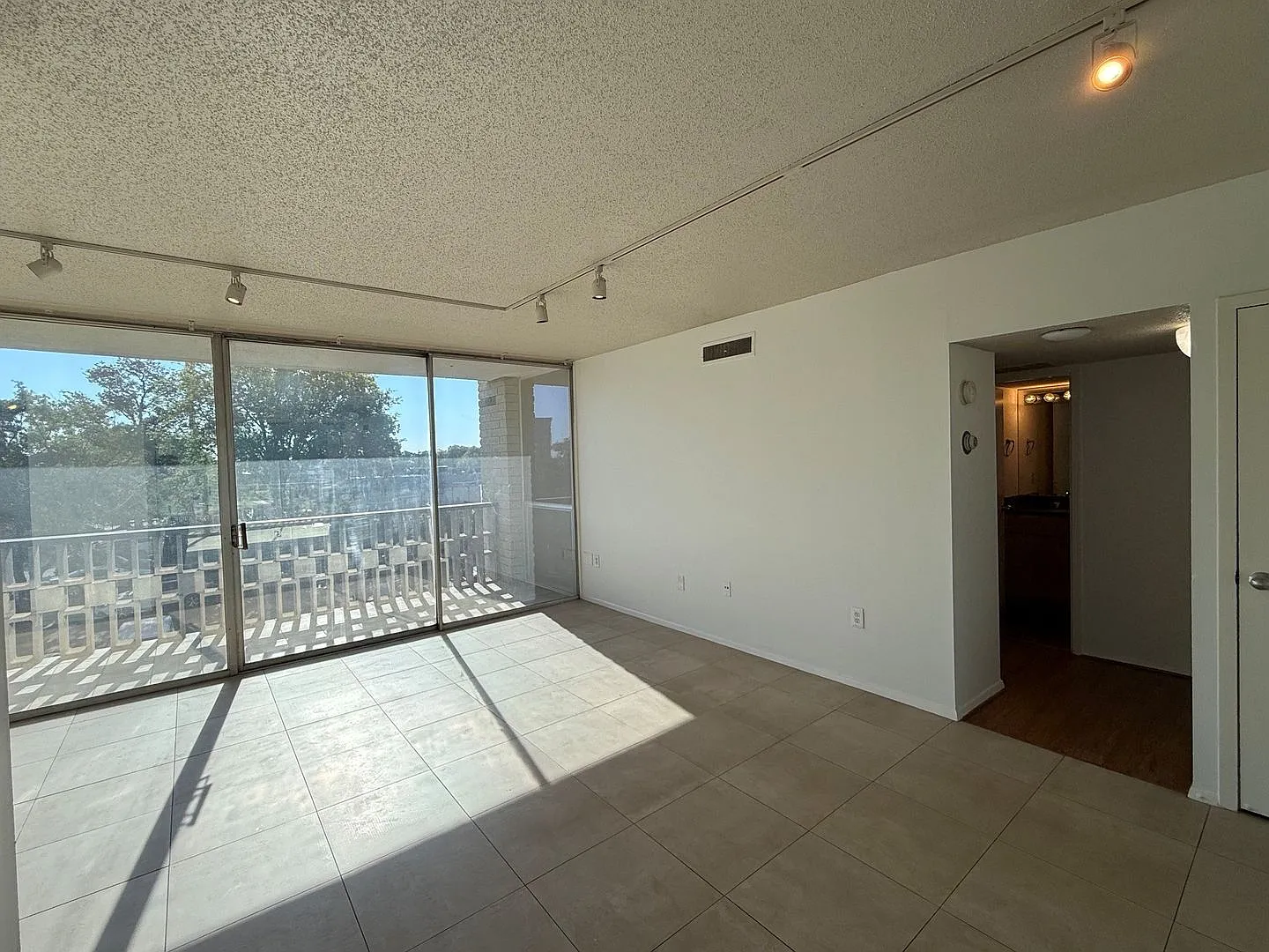 Quapaw Tower- 700 E. 9th St. — Photo 3