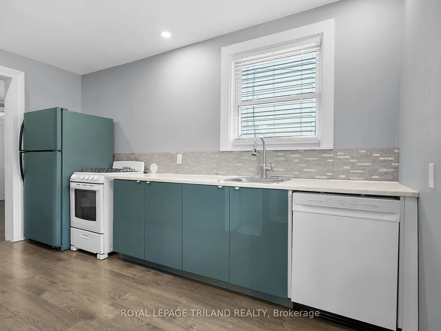 3 bed, $1,750 — Photo 2