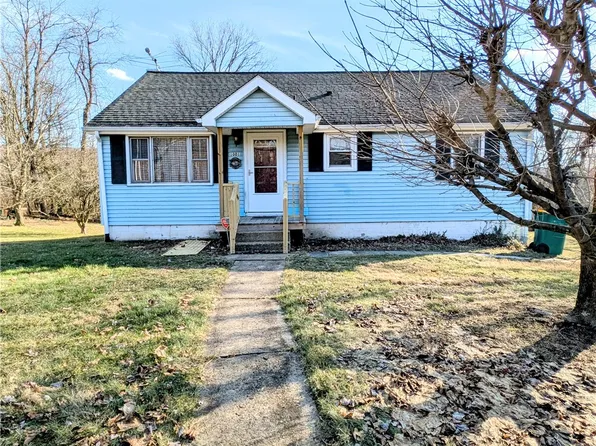 1001 W 3rd St, Derry, PA 15627