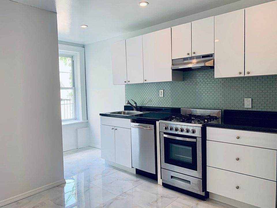 2nd image of 231 E 29th St APT 15