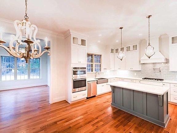 5th image of 7556 Montrachet Dr