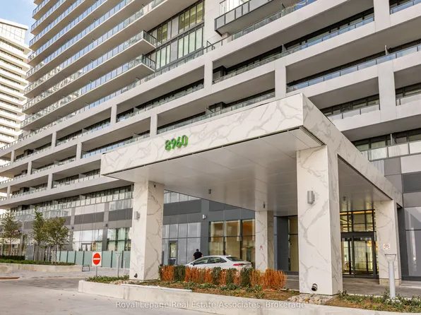 8960 Jane St #1121, Vaughan, ON L4K 0N9