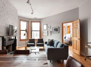 910 W Addison St #3, Chicago, IL 60613