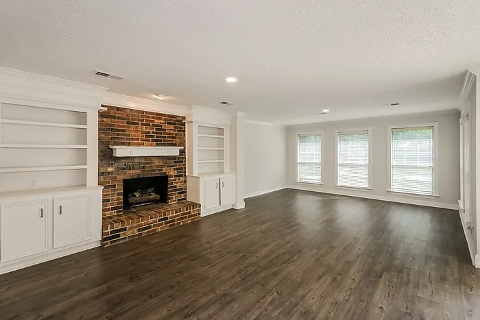 18011 Tall Cypress Dr — Photo 3
