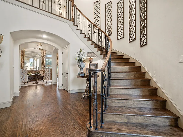 7947 Chartwell Ln — Photo 5