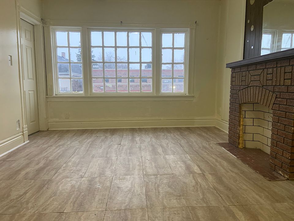 1st image of 2068 Bailey Ave Unit 2