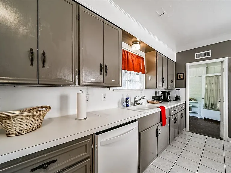 3423 Ozark St — Photo 42