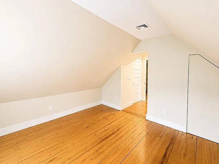 264 Bowen St #3E — Photo 4
