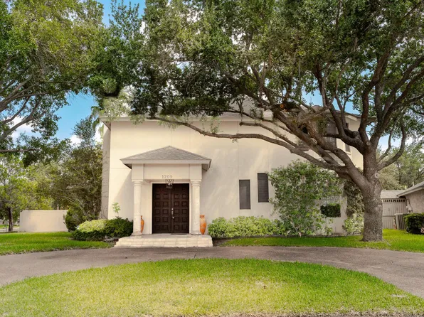 1209 Lyles Loop, Laredo, TX 78045